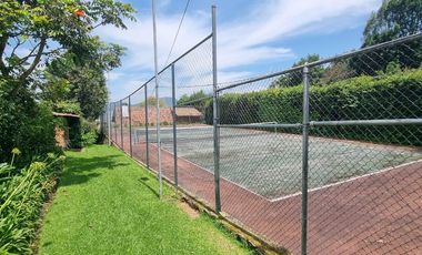 EXCLUSIVA CASA EN VENTA CON ACCESO AL LAGO.