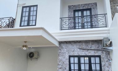 RUMAH SUPER AMAN DAN NYAMAN! 700jt dekat stasiun depok baru