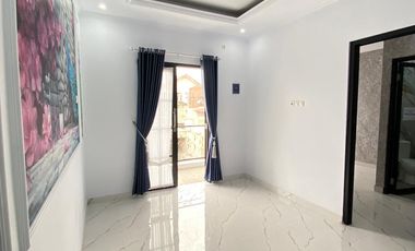 RUMAH SUPER AMAN DAN NYAMAN! 700jt dekat stasiun depok baru