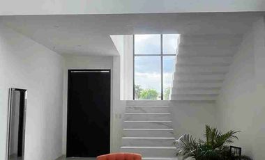 Vendo Casa a Estrenar en Urb. Punta Esmeralda en Vía a la Costa