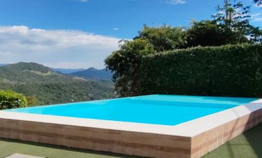 CASA  DE DESCANSO EN CONDOMINIO - ESTRATO 6 - ANAPOIMA