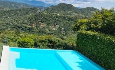 CASA  DE DESCANSO EN CONDOMINIO - ESTRATO 6 - ANAPOIMA