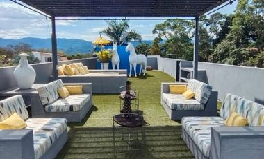 CASA  DE DESCANSO EN CONDOMINIO - ESTRATO 6 - ANAPOIMA