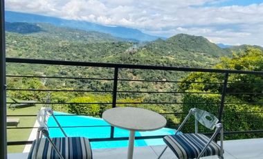 CASA  DE DESCANSO EN CONDOMINIO - ESTRATO 6 - ANAPOIMA