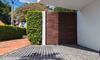 CASA  DE DESCANSO EN CONDOMINIO - ESTRATO 6 - ANAPOIMA