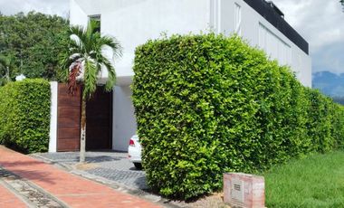 CASA  DE DESCANSO EN CONDOMINIO - ESTRATO 6 - ANAPOIMA