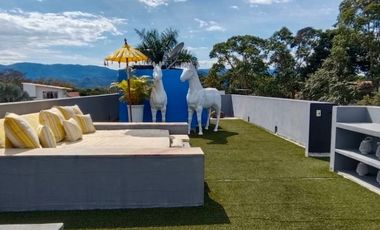 CASA  DE DESCANSO EN CONDOMINIO - ESTRATO 6 - ANAPOIMA