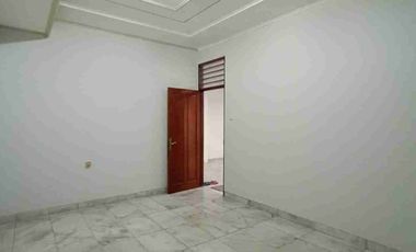 Strategis dekat MRT dan tol cocok untuk kantor dan rumah tinggal