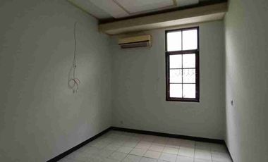 Strategis dekat MRT dan tol cocok untuk kantor dan rumah tinggal