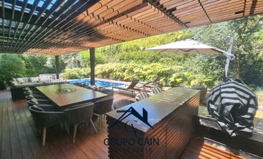 LUJO Y MODERNIDAD,OFRECE ESTA CASA EN VENTA CON ACCESO ALCAMPO DE GOLF