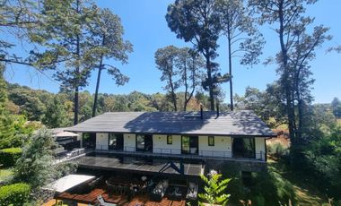 LUJO Y MODERNIDAD,OFRECE ESTA CASA EN VENTA CON ACCESO ALCAMPO DE GOLF