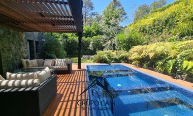 LUJO Y MODERNIDAD,OFRECE ESTA CASA EN VENTA CON ACCESO ALCAMPO DE GOLF