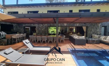 LUJO Y MODERNIDAD,OFRECE ESTA CASA EN VENTA CON ACCESO ALCAMPO DE GOLF