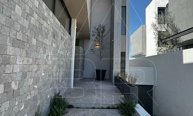 RESIDENCIA DE LUJO EN VENTA EN PUERTA LAS LOMAS – VISTA PRIVILEGIADA A LAS LOMAS