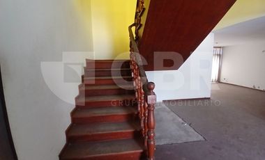 VENTA CASA COMO TERRENO EN SURCO