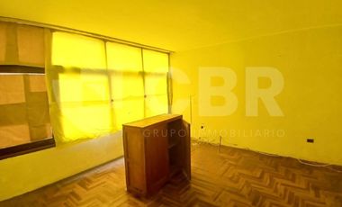 VENTA CASA COMO TERRENO EN SURCO