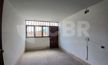 VENTA CASA COMO TERRENO EN SURCO