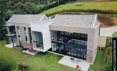 Casa Amoblada en Arriendo Sector Alto de las Palmas - Envigado