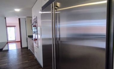 VENDO EN CHICO RESERVADO  APARTAMENTO CON TERRAZAS Y BALCÓN .