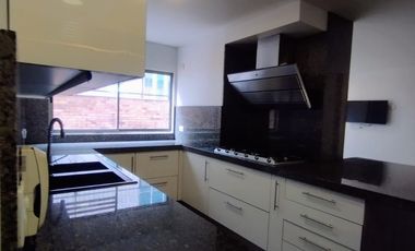 VENDO EN CHICO RESERVADO  APARTAMENTO CON TERRAZAS Y BALCÓN .