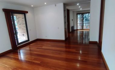 VENDO EN CHICO RESERVADO  APARTAMENTO CON TERRAZAS Y BALCÓN .