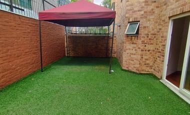 VENDO EN CHICO RESERVADO  APARTAMENTO CON TERRAZAS Y BALCÓN .