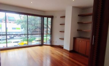 VENDO EN CHICO RESERVADO  APARTAMENTO CON TERRAZAS Y BALCÓN .