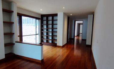 VENDO EN CHICO RESERVADO  APARTAMENTO CON TERRAZAS Y BALCÓN .