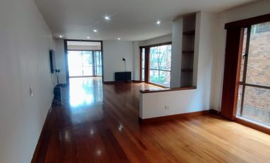 VENDO EN CHICO RESERVADO  APARTAMENTO CON TERRAZAS Y BALCÓN .