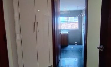 VENDO EN CHICO RESERVADO  APARTAMENTO CON TERRAZAS Y BALCÓN .