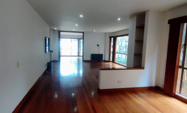 VENDO EN CHICO RESERVADO  APARTAMENTO CON TERRAZAS Y BALCÓN .