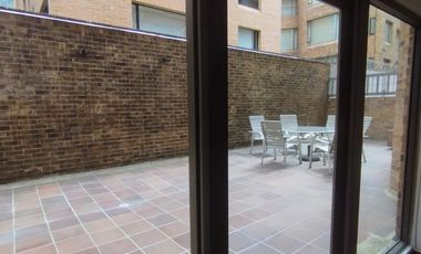 VENDO EN CHICO RESERVADO  APARTAMENTO CON TERRAZAS Y BALCÓN .