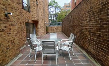 VENDO EN CHICO RESERVADO  APARTAMENTO CON TERRAZAS Y BALCÓN .