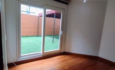 VENDO EN CHICO RESERVADO  APARTAMENTO CON TERRAZAS Y BALCÓN .