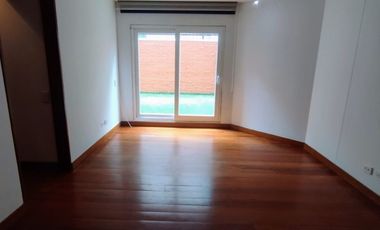 VENDO EN CHICO RESERVADO  APARTAMENTO CON TERRAZAS Y BALCÓN .
