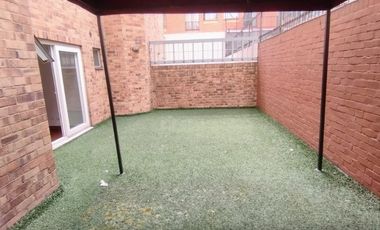 VENDO EN CHICO RESERVADO  APARTAMENTO CON TERRAZAS Y BALCÓN .