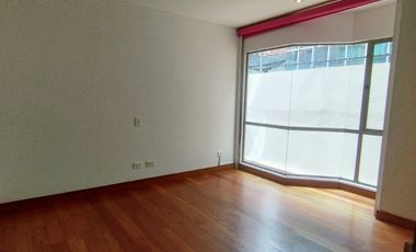 VENDO EN CHICO RESERVADO  APARTAMENTO CON TERRAZAS Y BALCÓN .