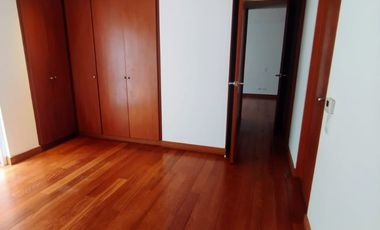 VENDO EN CHICO RESERVADO  APARTAMENTO CON TERRAZAS Y BALCÓN .