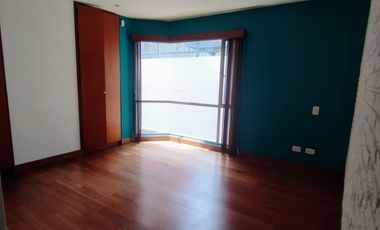 VENDO EN CHICO RESERVADO  APARTAMENTO CON TERRAZAS Y BALCÓN .