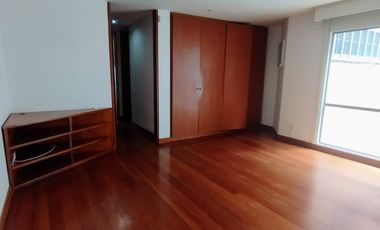 VENDO EN CHICO RESERVADO  APARTAMENTO CON TERRAZAS Y BALCÓN .