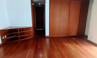 VENDO EN CHICO RESERVADO  APARTAMENTO CON TERRAZAS Y BALCÓN .