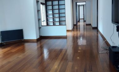 VENDO EN CHICO RESERVADO  APARTAMENTO CON TERRAZAS Y BALCÓN .