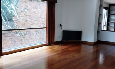 VENDO EN CHICO RESERVADO  APARTAMENTO CON TERRAZAS Y BALCÓN .