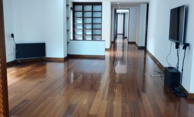 VENDO EN CHICO RESERVADO  APARTAMENTO CON TERRAZAS Y BALCÓN .