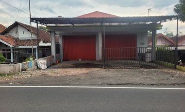Rumah Toko Strategis dan Murah di Kawasan Purwosari, Pasuruan dekat dengan Kebun Raya Purwodadi