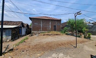 Rumah Toko Strategis dan Murah di Kawasan Purwosari, Pasuruan dekat dengan Kebun Raya Purwodadi