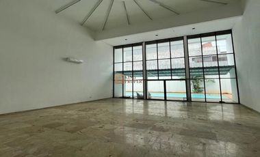 Rumah Mewah Bangka Kemang Jakarta Selatan – Design Modern Tropical Contemporary, 10 Menit Senopati