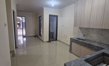Disewakan Cepat Rumah di Casa Jardin Jakarta Barat