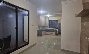 Disewakan Cepat Rumah di Casa Jardin Jakarta Barat