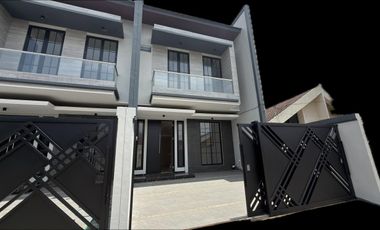 Dijual Rumah Baru 2 lantai di Manyar dekat ke Galaxy Mall, Pakuwon city Mall, ITS dan Unair
